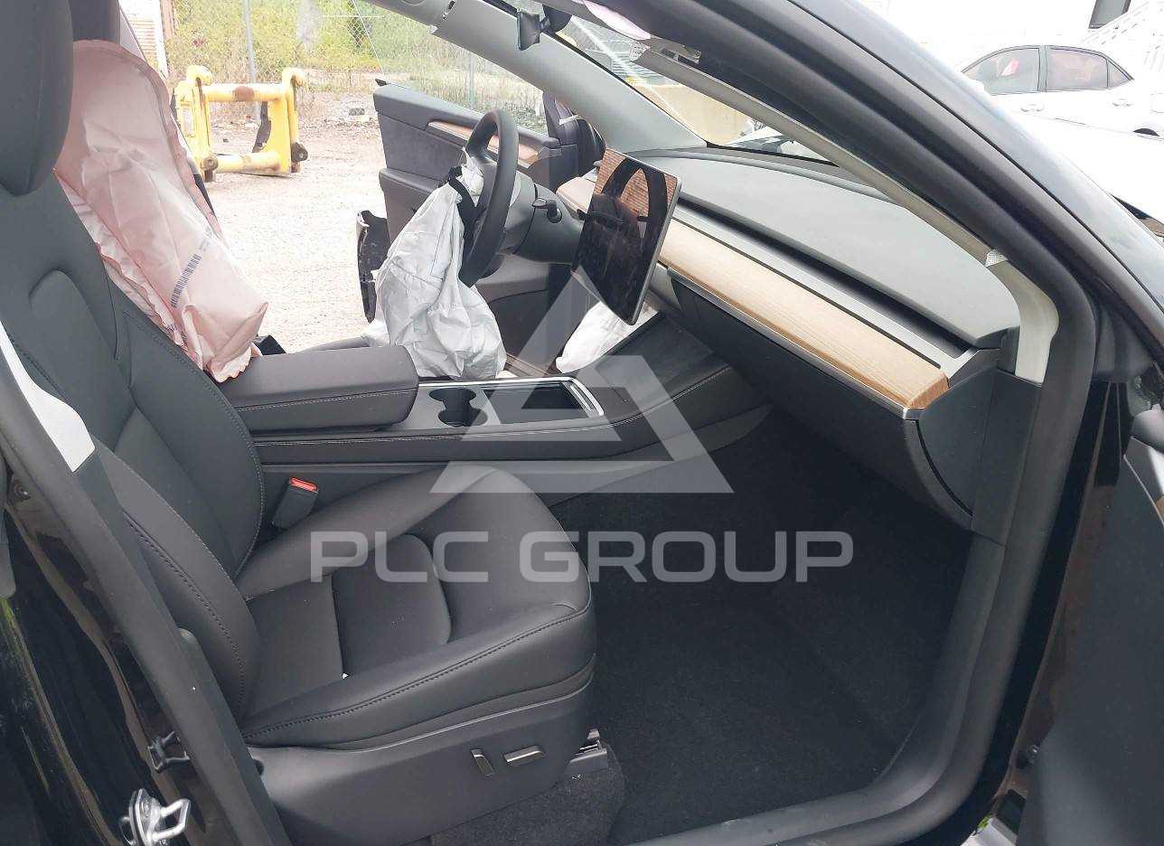 2024 Tesla Model Y VIN: 7SAYGDED1RF057360 з США - PLC Group