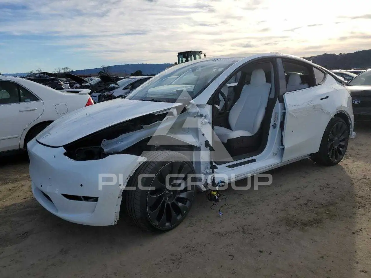 2022 Tesla Model Y VIN: 7SAYGDEF4NF511189 з США - PLC Group