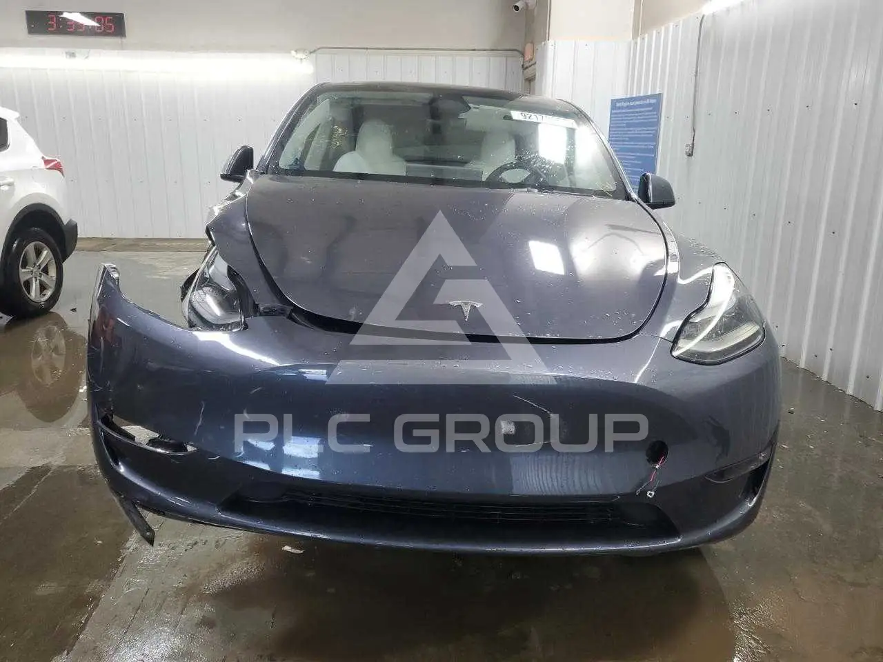 2023 Tesla Model Y VIN: 7SAYGDEF7PF938675 з США - PLC Group