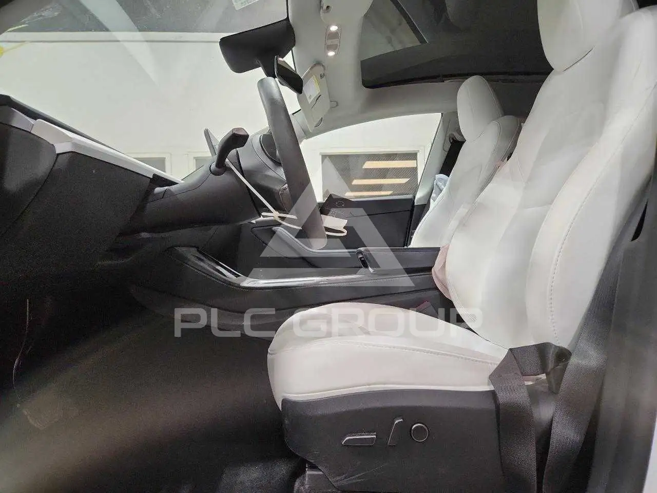 2024 Tesla Model Y VIN: 7SAYGDED4RF006578 з США - PLC Group