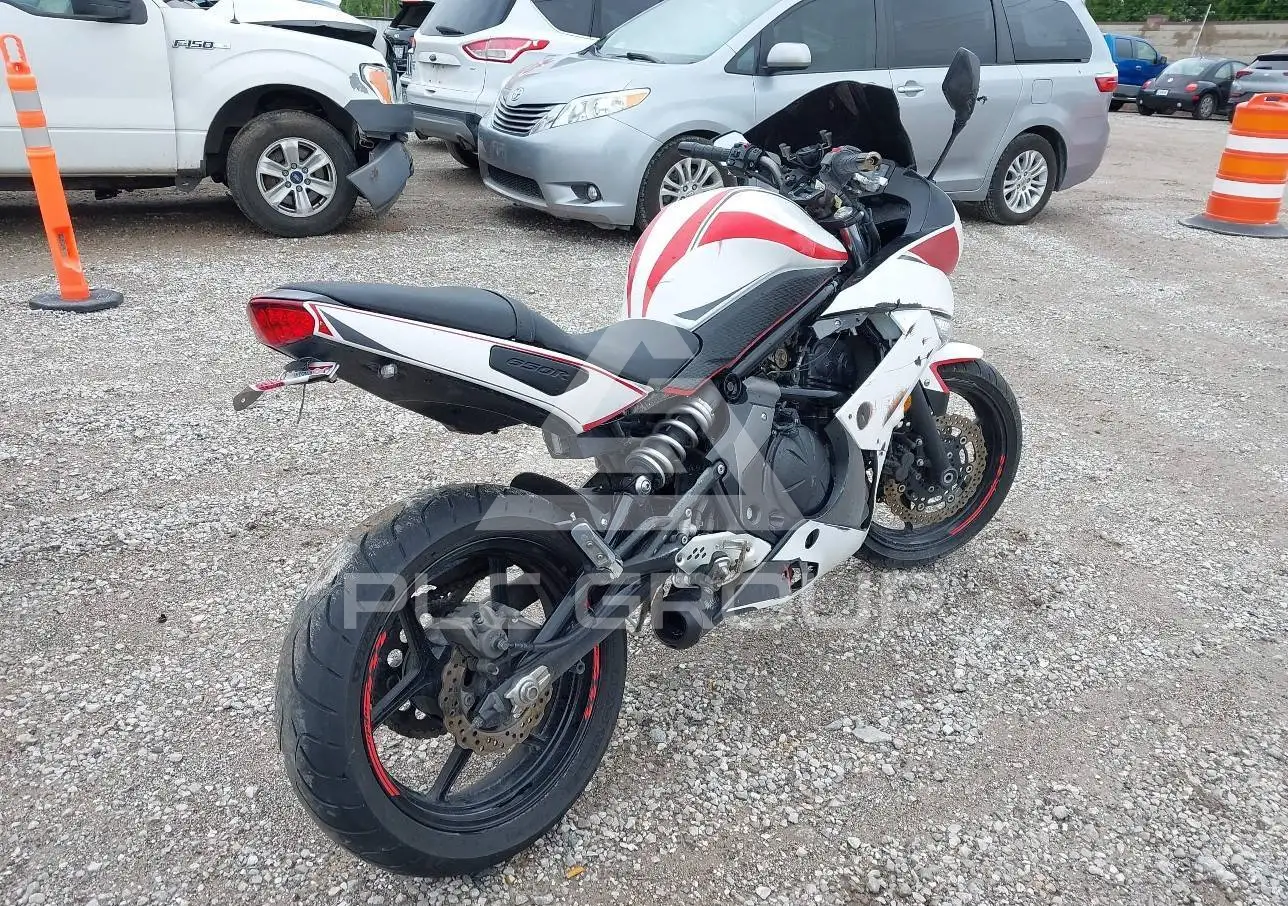 2011 Kawasaki EX650 VIN: JKAEXEC11BDA71882 из США - PLC Group