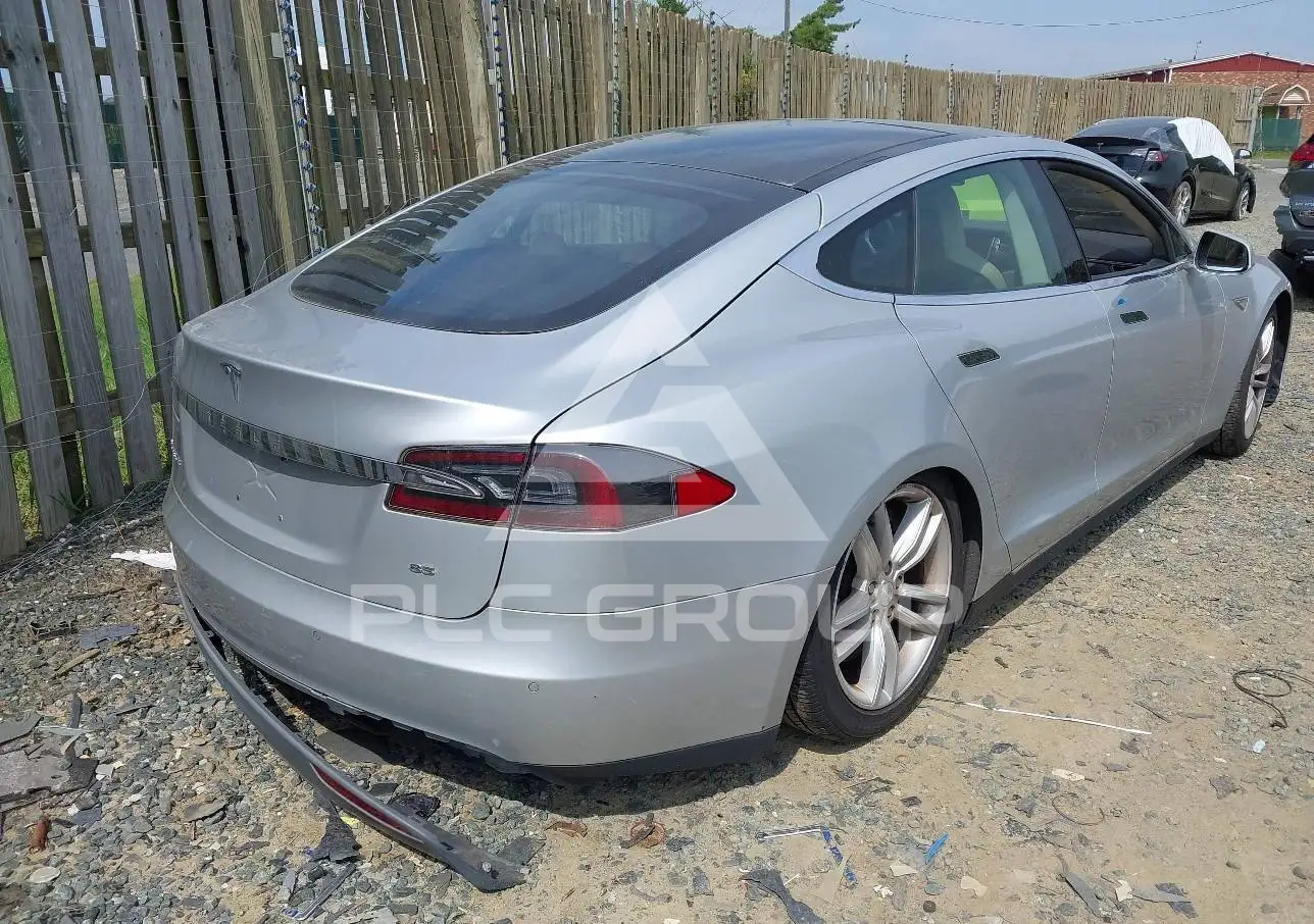 2014 Tesla Model S VIN: 5YJSA1H15EFP44954 з США - PLC Group