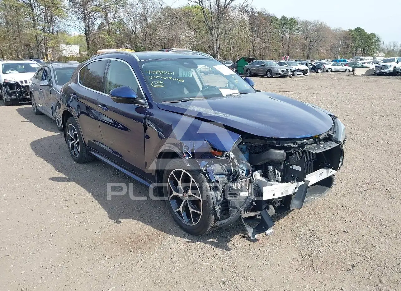 2020 Alfa Romeo Stelvio VIN: ZASPAKBN1L7C82863 из США - PLC Group