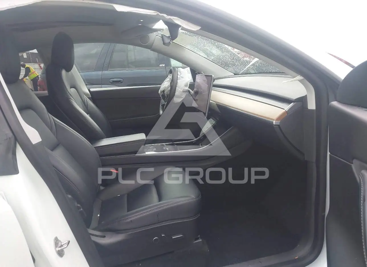 2021 Tesla Model Y VIN: 5YJYGDEF1MF072299 з США - PLC Group