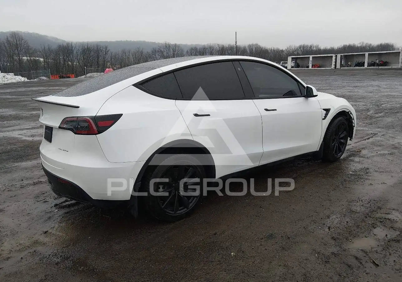 2022 Tesla Model Y VIN: 7SAYGDEE9NF540999 з США - PLC Group