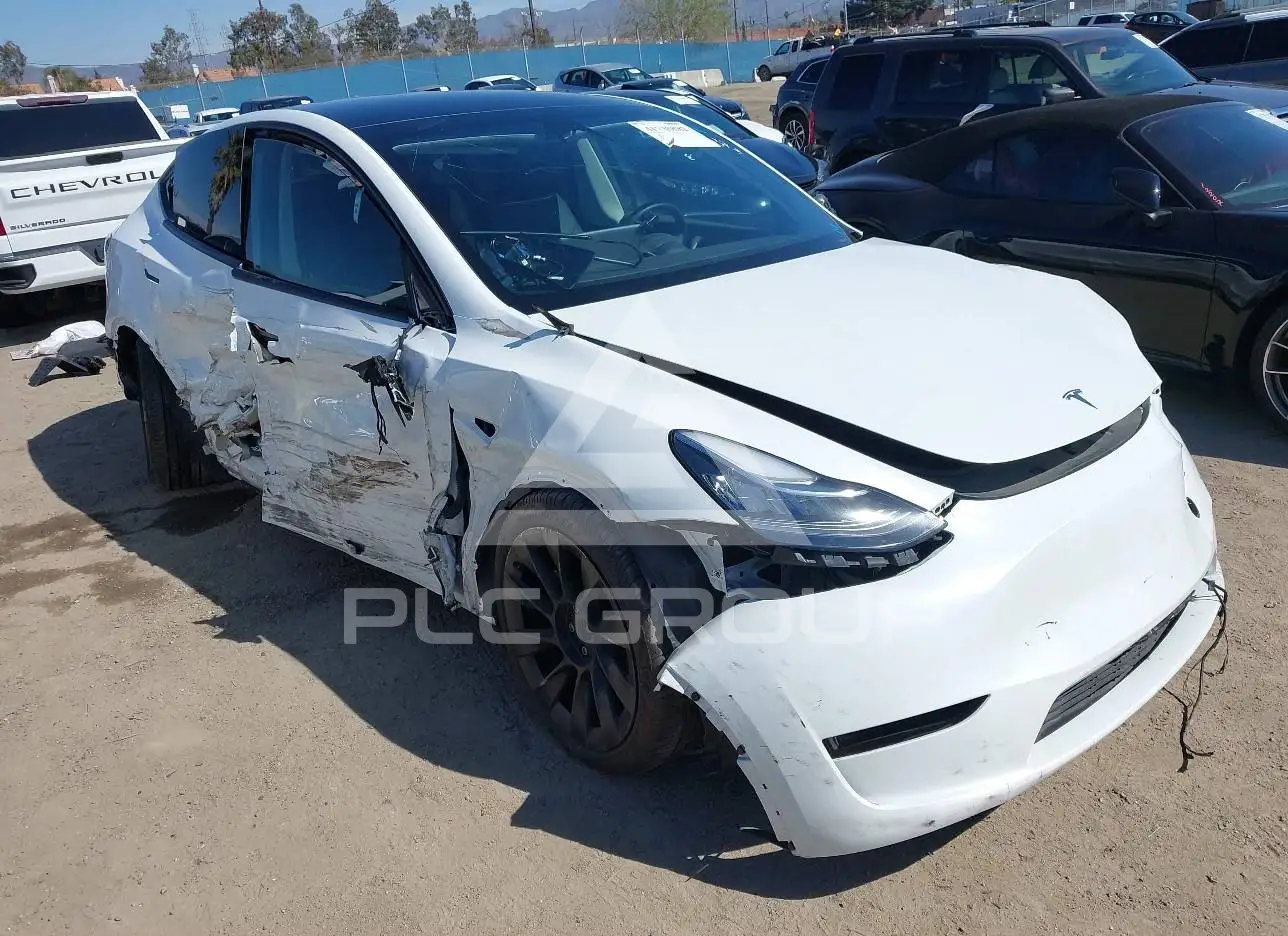 白雪ページ 2023 Tesla Model Y VIN: 7SAYGDEE9PA070389 из США - PLC Group