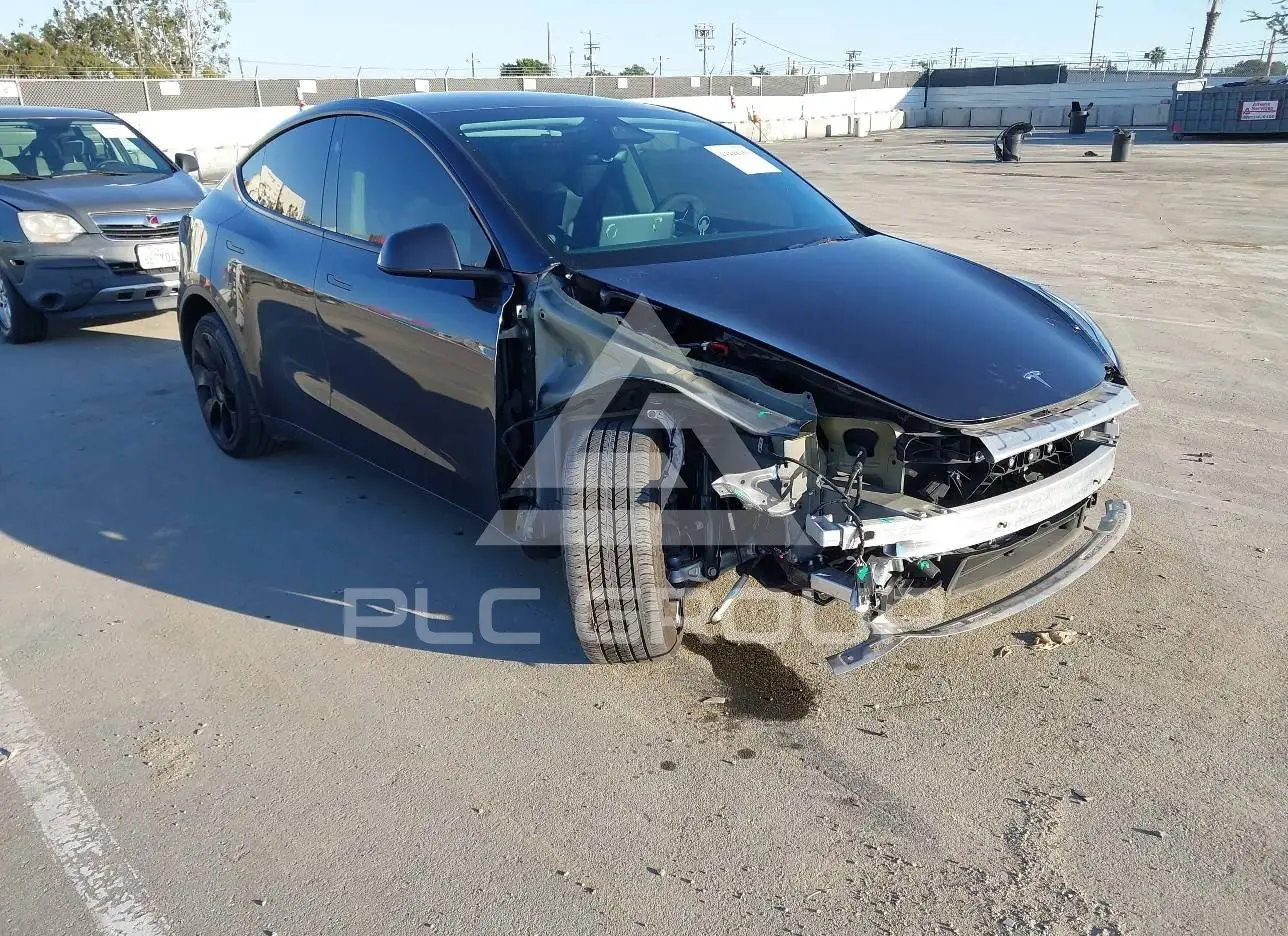 2024 Tesla Model Y VIN: 7SAYGDEE0RF078936 из США - PLC Group