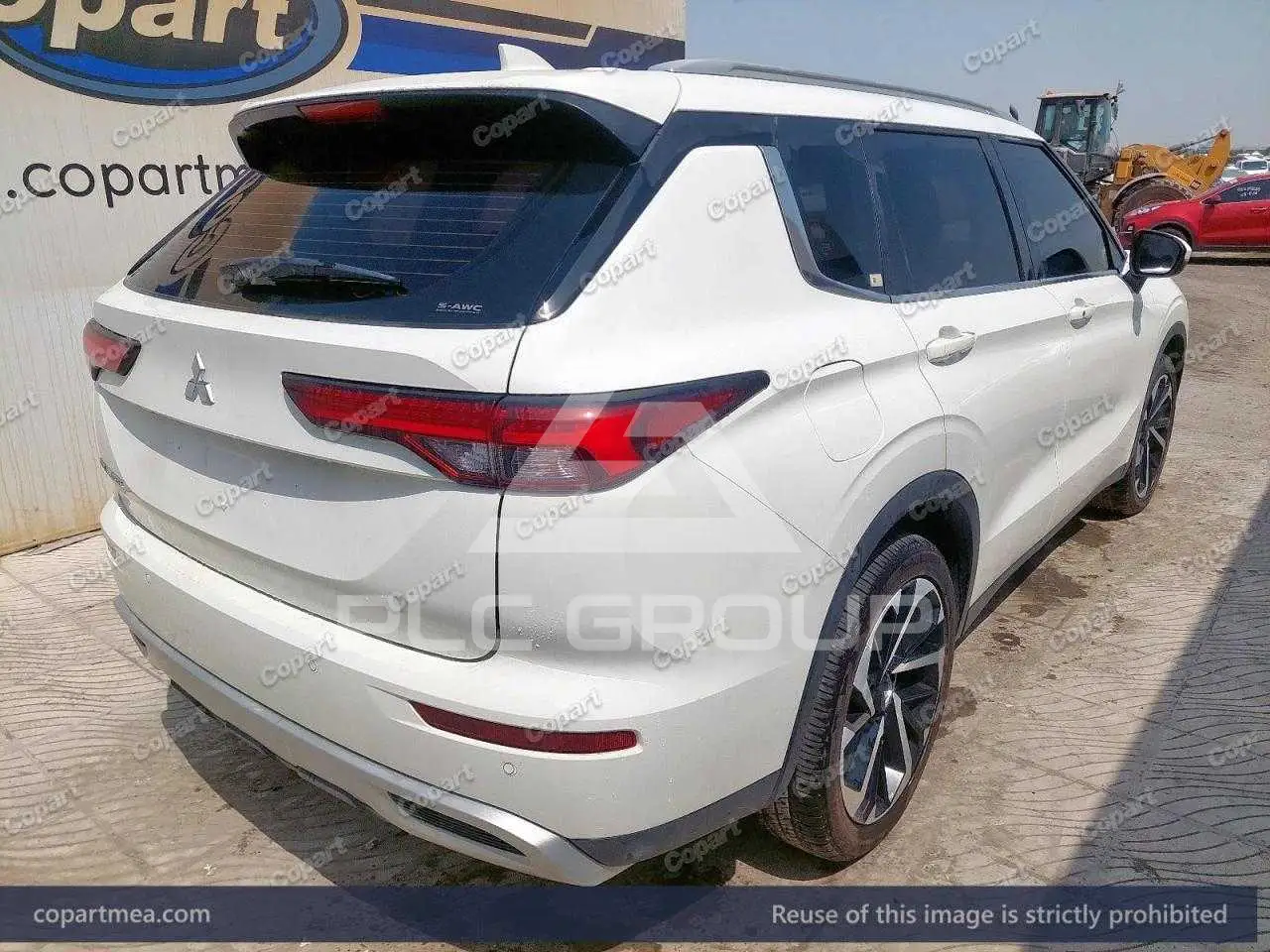 Купить 2024 Mitsubishi OUTLANDER VIN: JE4M4W182RZ****** из ОАЭ