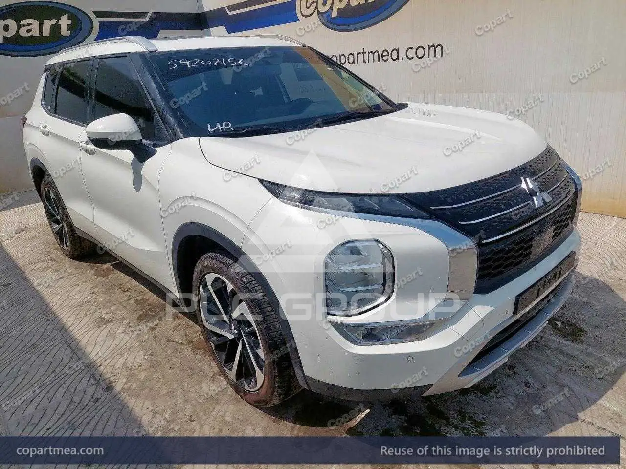 Купить 2024 Mitsubishi OUTLANDER VIN: JE4M4W182RZ****** из ОАЭ