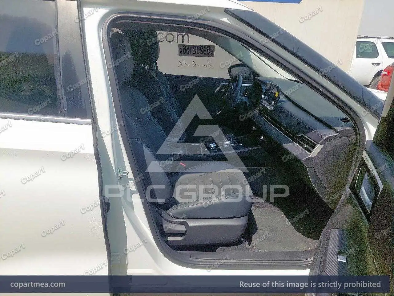 Купить 2024 Mitsubishi OUTLANDER VIN: JE4M4W182RZ****** из ОАЭ