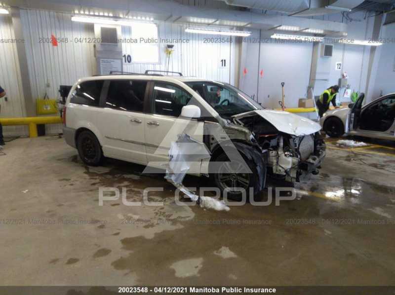 2014 Chrysler TOWN & COUNTRY photo