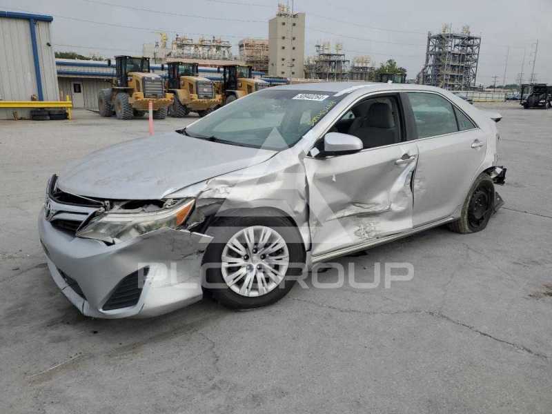 2012 Toyota CAMRY фото