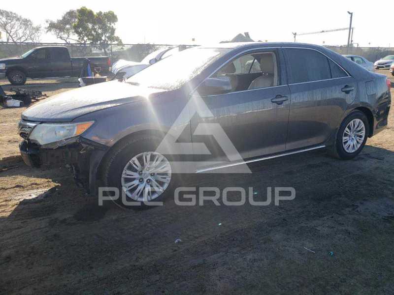 2012 Toyota CAMRY фото