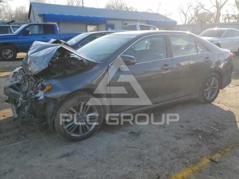 2013 Toyota CAMRY фото