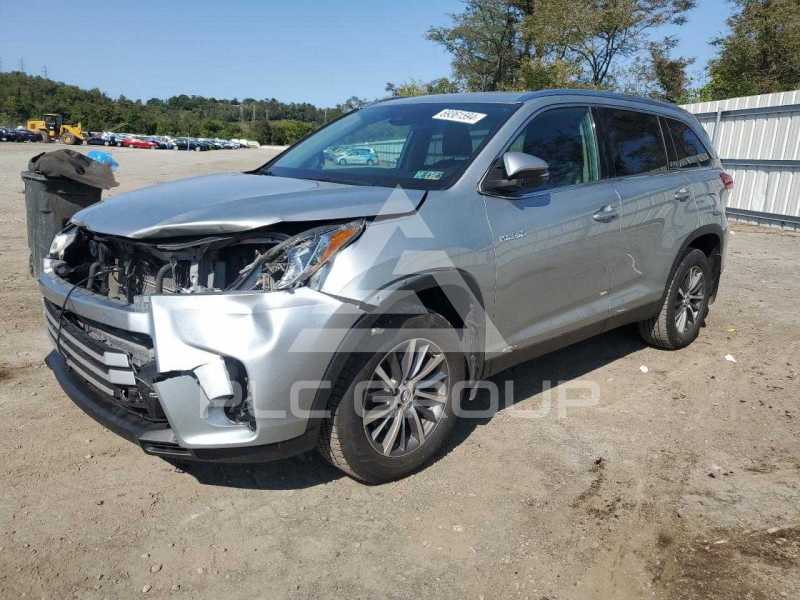 2019 Toyota Highlander photo