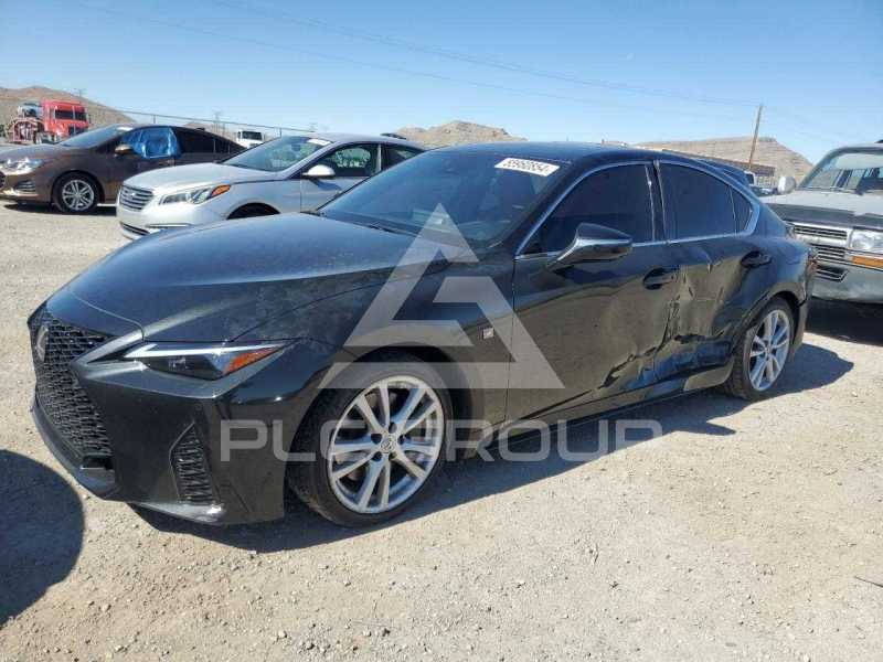 2022 Lexus IS photo