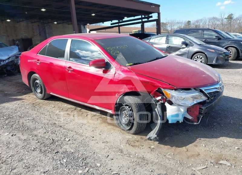 2013 Toyota CAMRY photo