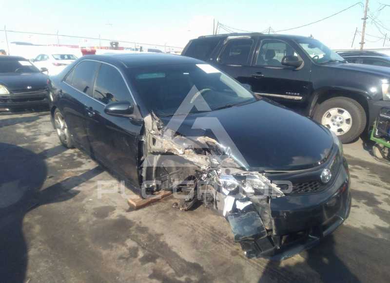 2014 Toyota CAMRY photo