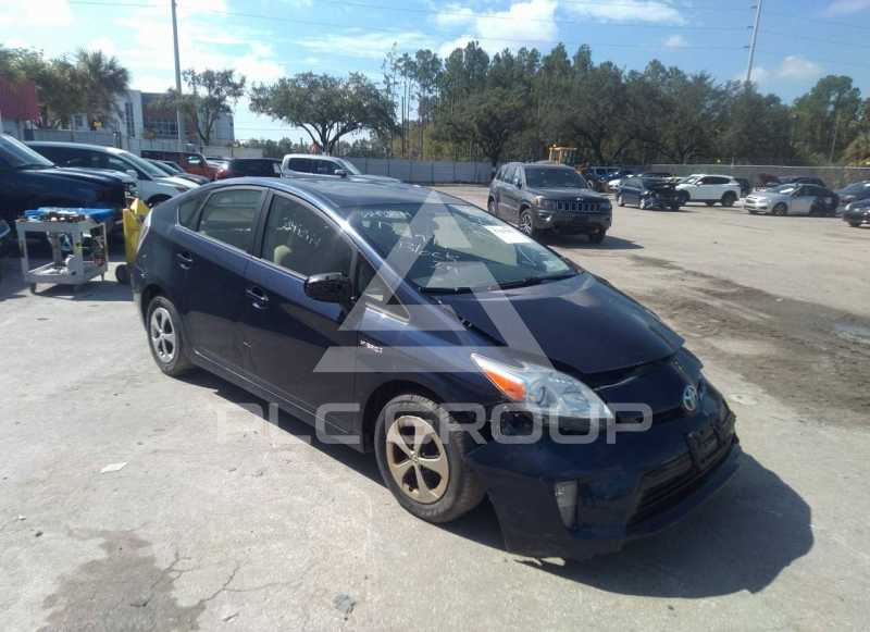 2015 Toyota PRIUS photo