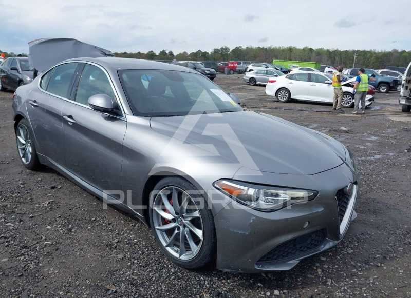 2017 Alfa Romeo Giulia photo
