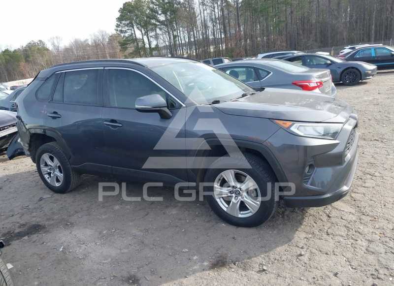 2021 Toyota RAV4 фото