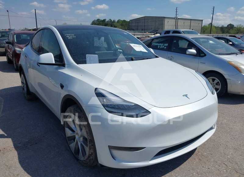 2023 Tesla Model Y фото