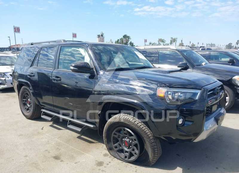 2024 Toyota 4 RUNNER photo