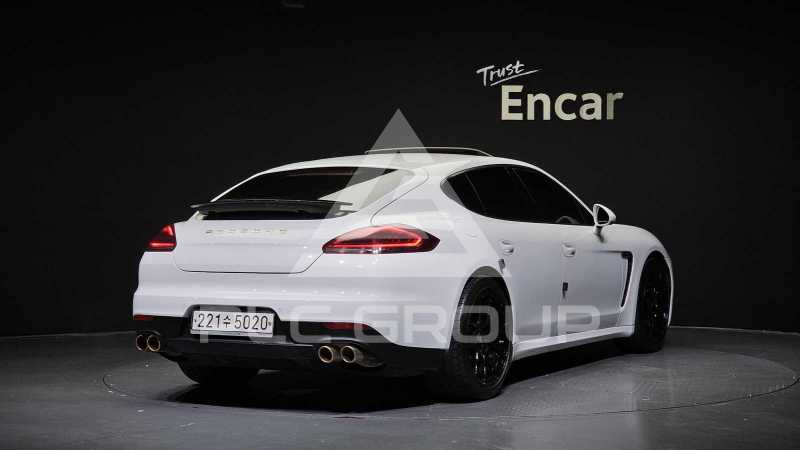 2015 Porsche Panamera