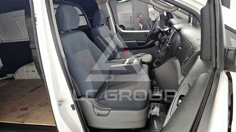 2016 Hyundai Starex