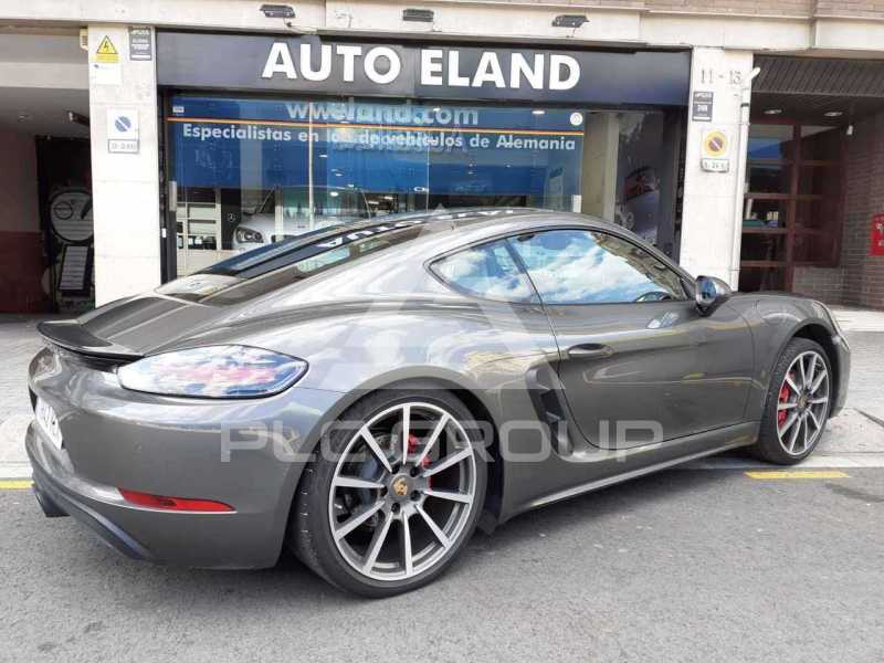 2018 Porsche Cayman