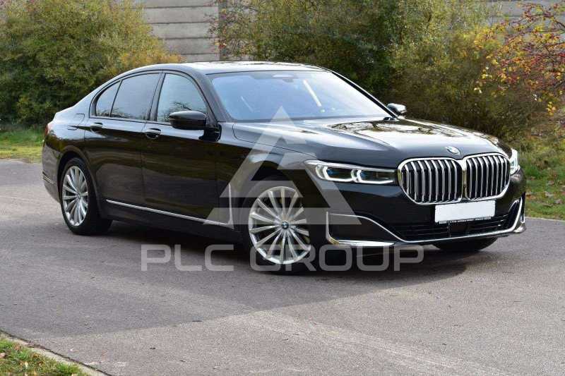 2022 BMW 740