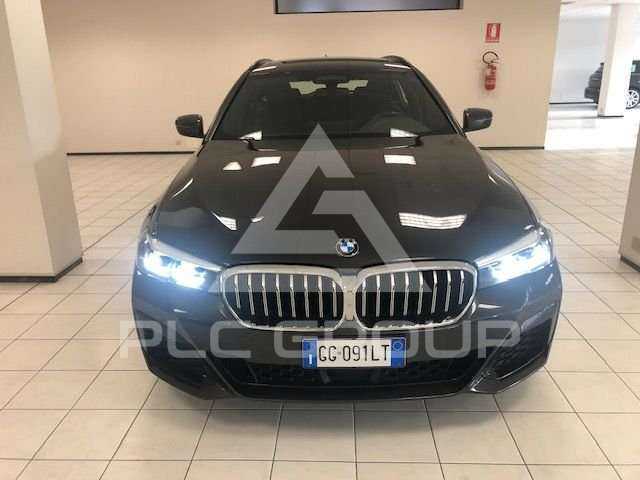 2021 BMW 520