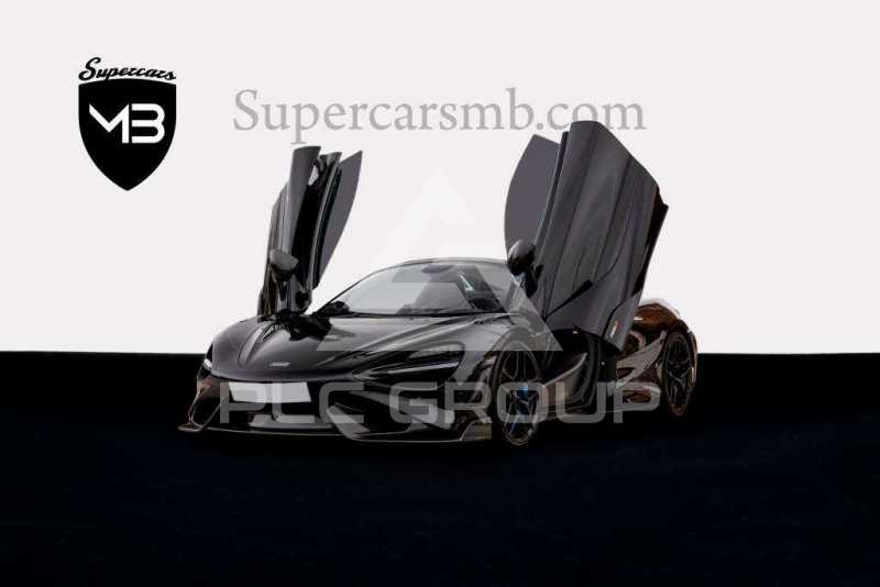 2022 McLaren 765