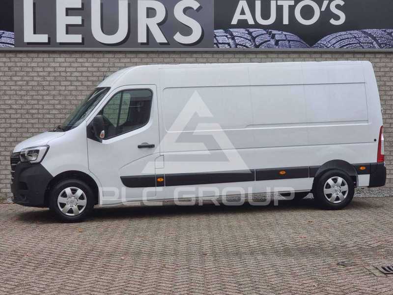 2022 Renault Master
