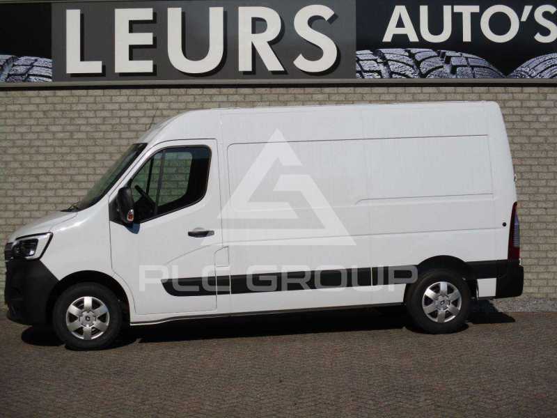 2022 Renault Master