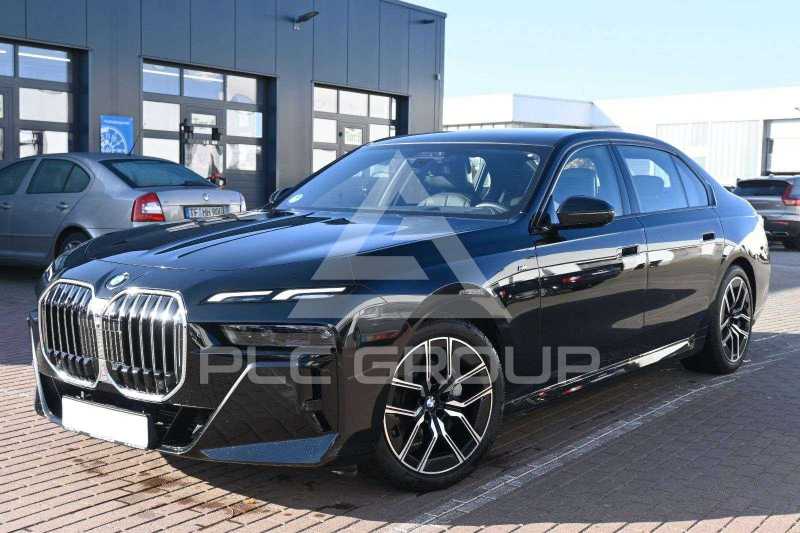 2023 BMW 740