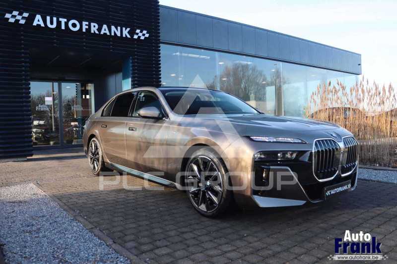 2023 BMW 740