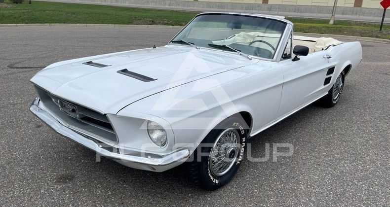 1967 Ford MUSTANG
