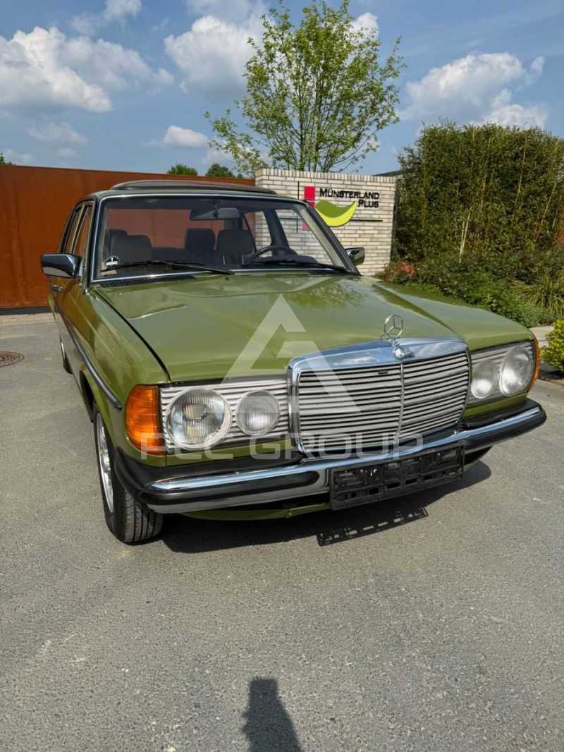 1982 Mercedes Benz 240