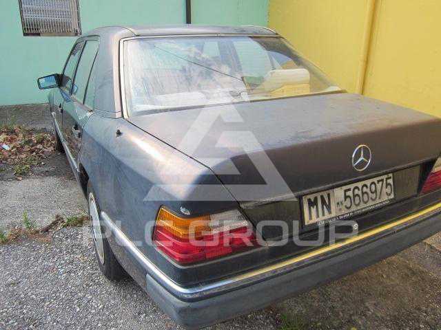 1990 Mercedes Benz 200