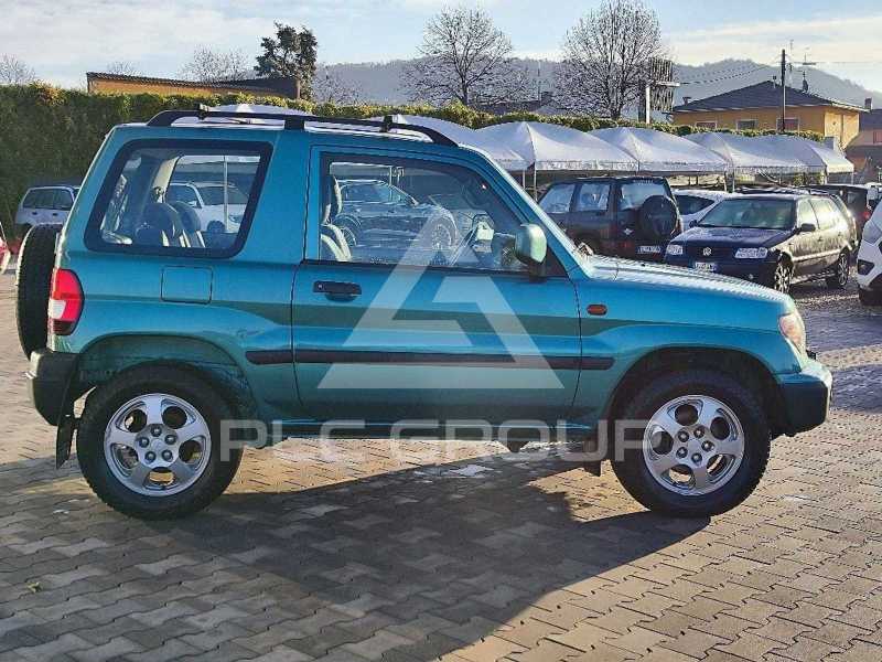 2000 Mitsubishi PAJARO