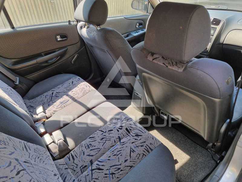 2000 Mazda 323