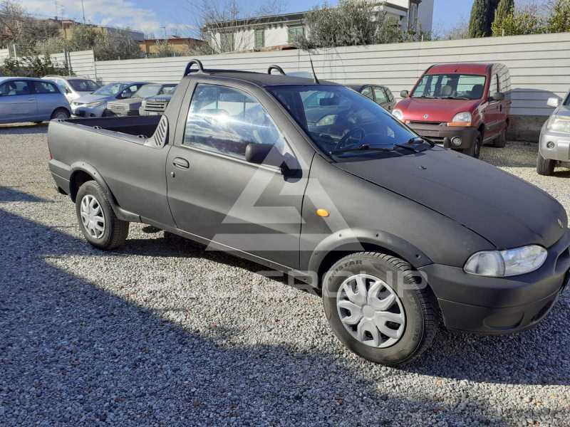 2000 Fiat Strada