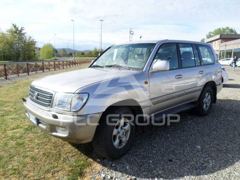 2000 Toyota LAND CRUISER