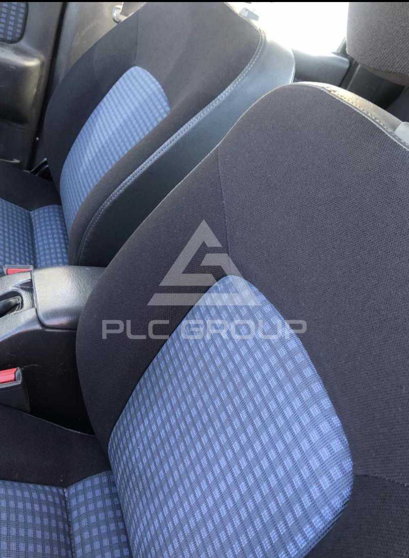 2002 Mitsubishi PAJARO