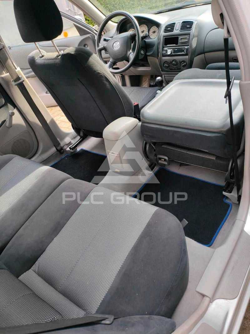 2002 Mazda 323