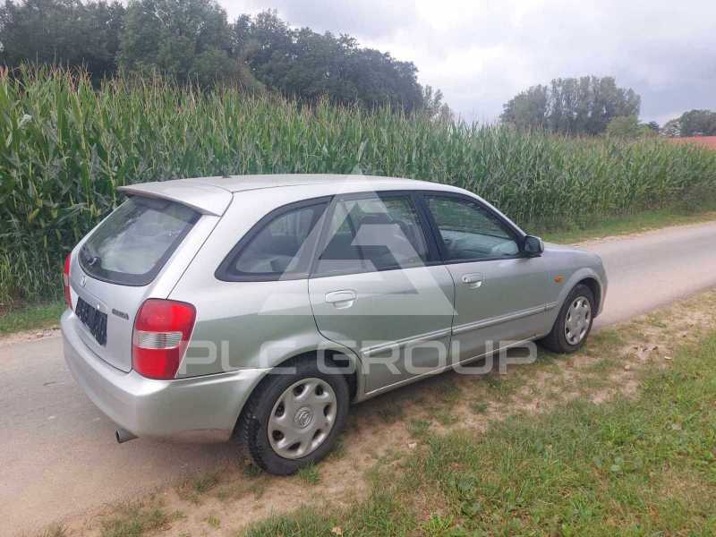 2002 Mazda 323