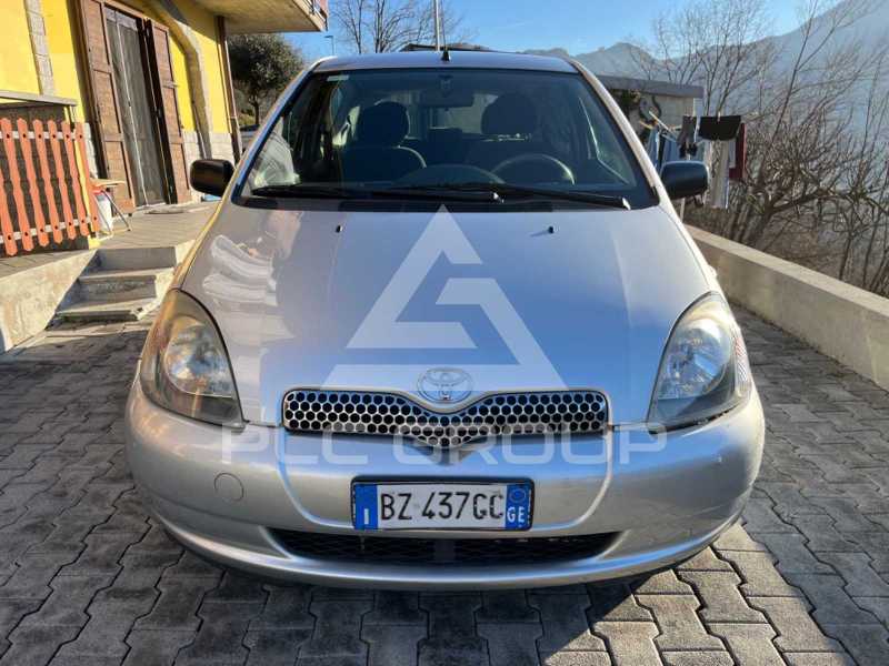 2002 Toyota YARIS