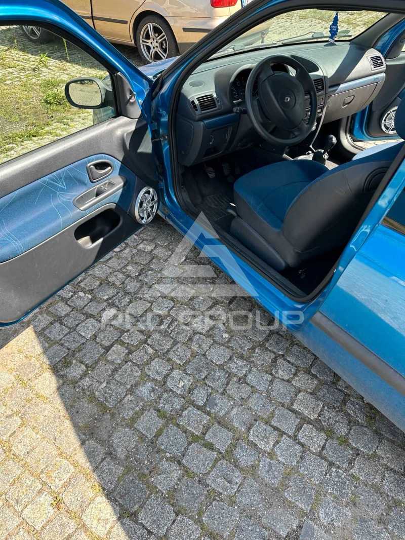2002 Renault Clio