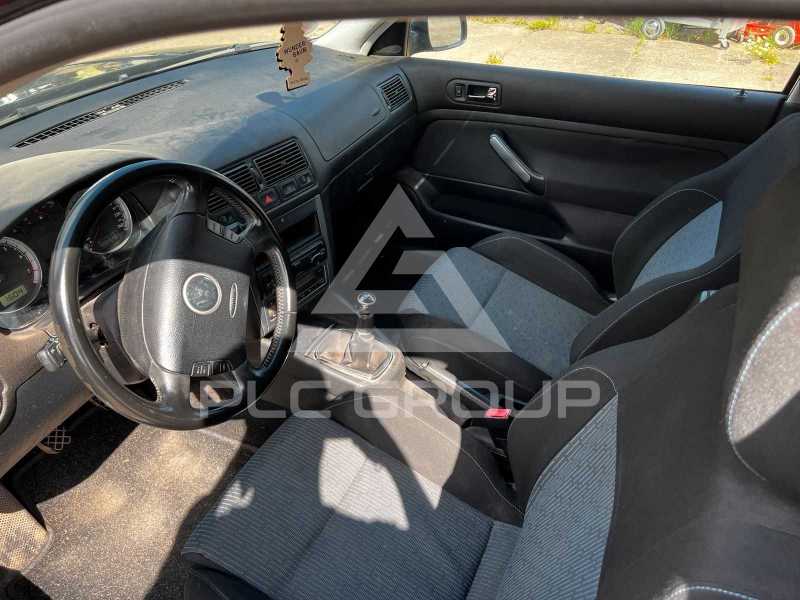 2003 Volkswagen GOLF